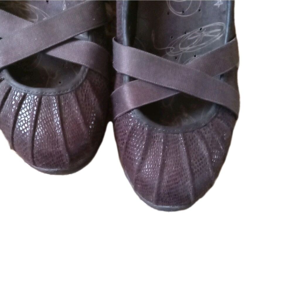SKECHERS Women's Brown Mary Jane Flats Size 7.5 Criss Cross Strap Comfort Shoes - Picture 8 of 9